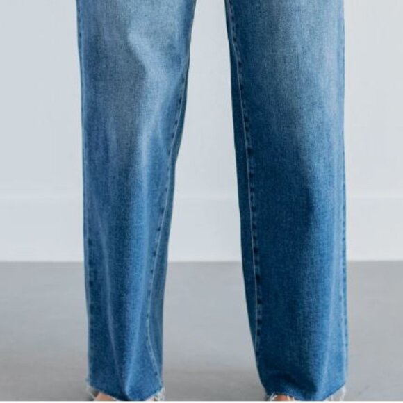 Logan Hidden Jeans - Picture 3 of 5